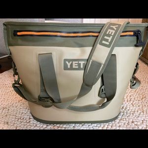 Yeti Hopper Two 20 Cooler Tan / Orange